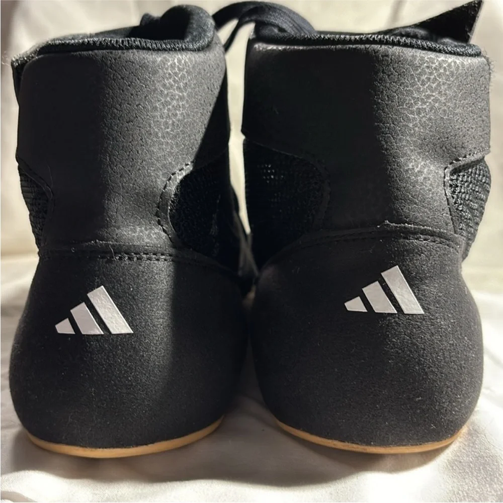 adidas men’s Aq3325 Wrestling Shoes, Black size 11 NWT‎